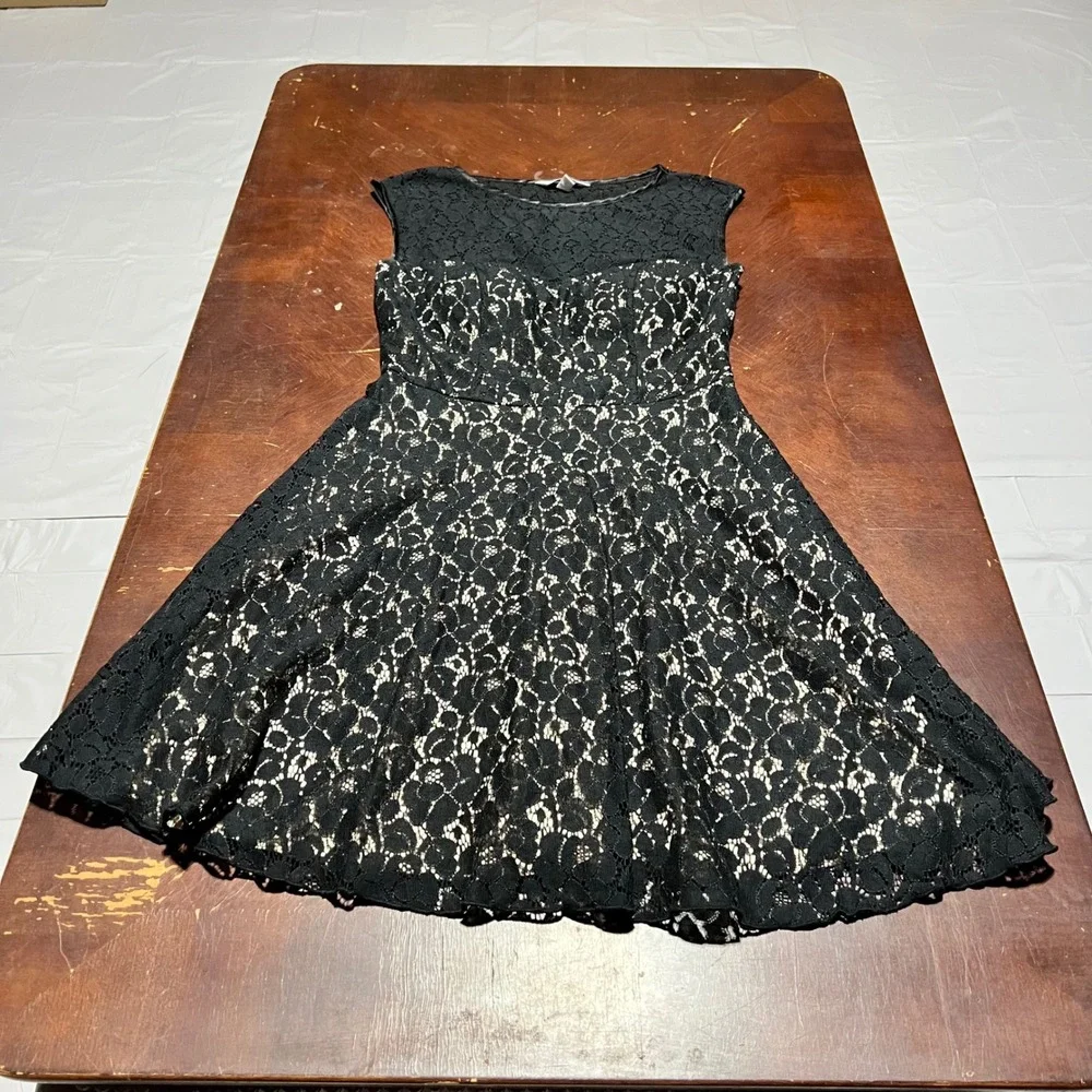 Speechless Black Floral Lace Fit and Flare Illusion Cocktail Dress Medium